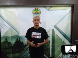 Gubernur Ganjar Menyapa 2 Warga Jateng yang Sembuh dari Corona