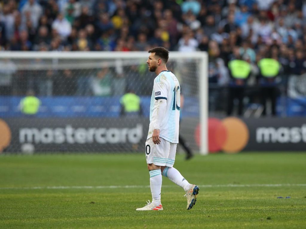 Kesaksian Eks Kiper Argentina: Messi Nangis Kejer Kalah di Copa America Kesaksian Eks Kiper Argentina: Messi Nangis Kejer Kalah di Copa America
