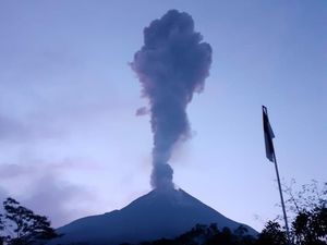 Video Penampakan Erupsi Gunung Merapi Pagi Ini