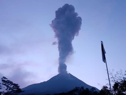 Video Penampakan Erupsi Gunung Merapi Pagi Ini