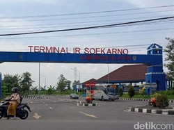 Mulai Berdatangan di Klaten, Pemudik Langsung Disemprot Disinfektan