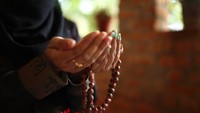 Bacaan Doa 10 Hari Pertama Bulan Ramadan Lengkap, Amalkan Yuk!