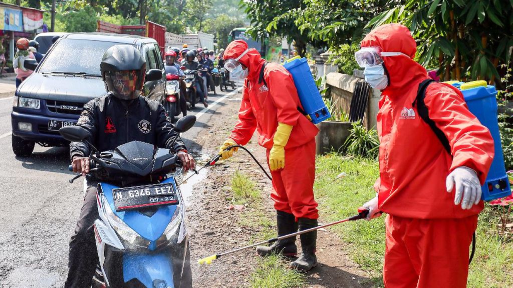 Penyekatan dan Pembatasan Kendaraan di Blitar Penyekatan dan Pembatasan Kendaraan di Blitar