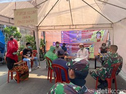 DMI Antarkan Telur-Madu untuk Jemaah yang Diisolasi Masjid Jakbar