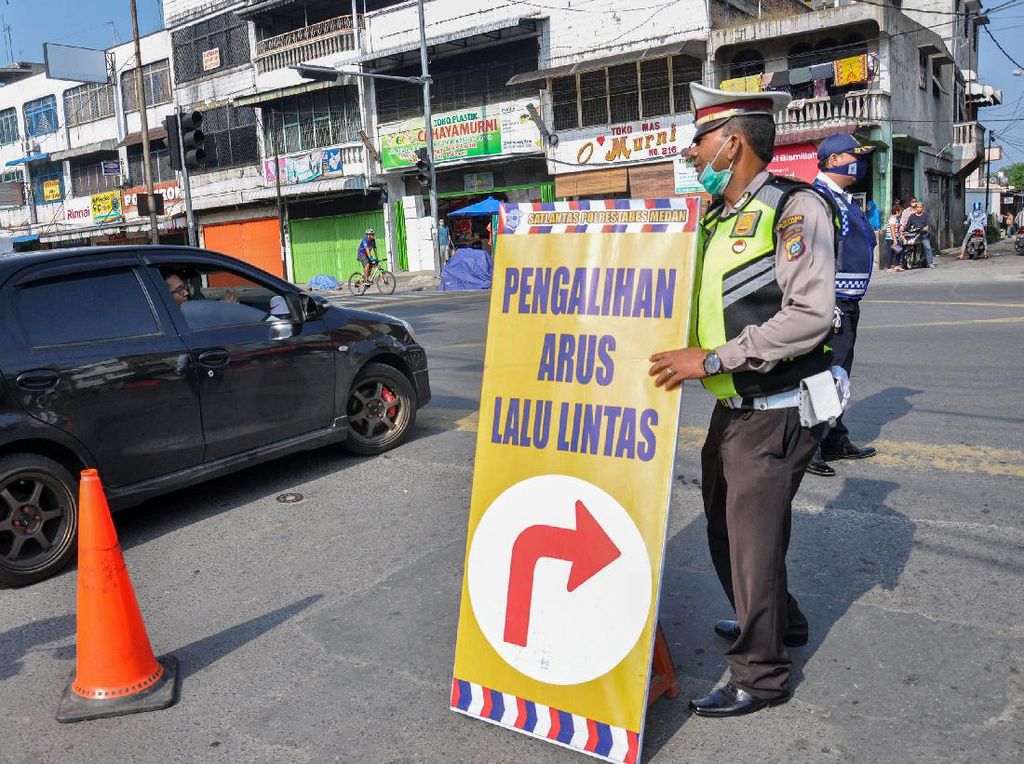 Halau Corona, 12 Titik Ruas Jalan di Medan Ditutup Halau Corona, 12 Titik Ruas Jalan di Medan Ditutup