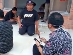 Jempol! Warga Klaten Ini Bikin APD dan Bagikan Gratis ke 60 RS