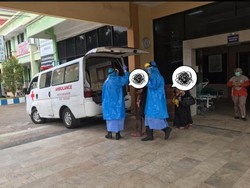 Evakuasi Anak di Kota Pasuruan Oleh Petugas Ber-APD Corona Bikin Heboh