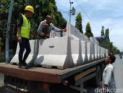 Jelang Tegal Lockdown, Beton Pemblokir Jalan Tiba Hari Ini