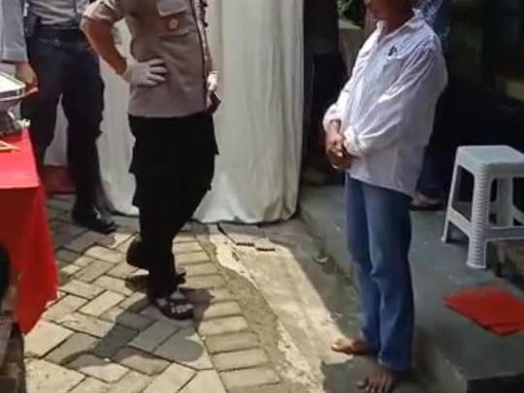 Pembubaran Arisan Guru di Jember yang Diwarnai Teguran Keras Pembubaran Arisan Guru di Jember yang Diwarnai Teguran Keras