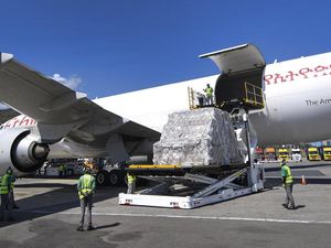 Bantuan Medis untuk Lawan Corona dari China Tiba di Venezuela