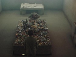 Set Penjara Tanpa Celah pada The Platform