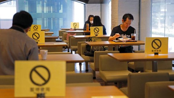 Cegah Corona, Warga Hong Kong Aja Bisa #JagaJarakDulu di Ruang Publik