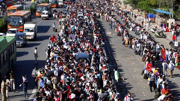 Ribuan Warga India Tinggalkan New Delhi di Tengah Lockdown Corona