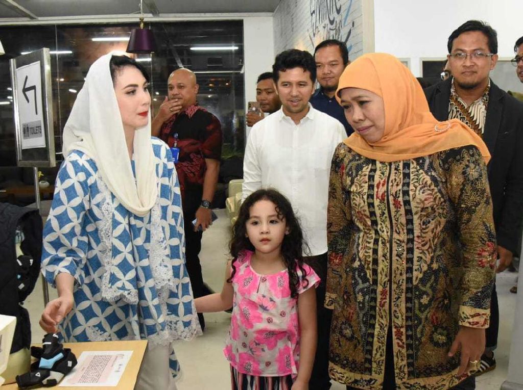 Dekranasda Jatim Ajak UMKM Produksi APD untuk Tenaga Medis Corona Dekranasda Jatim Ajak UMKM Produksi APD untuk Tenaga Medis Corona