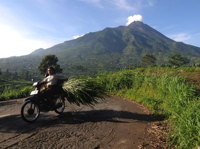 Melihat Aktivitas Gunung Merapi Hari Ini