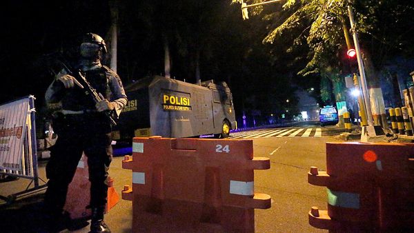 Cegah Corona, Akses Jalan di Blitar Ditutup Sementara