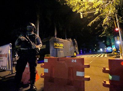 Cegah Corona, Akses Jalan di Blitar Ditutup Sementara