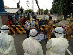 Video: Isolasi Wilayah, Perbatasan Kota Tegal Kini Dipasang Beton