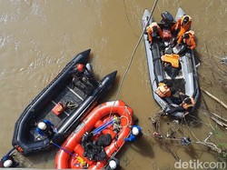 Pencarian Seorang Remaja yang Hilang di Bengawan Solo Masih Nihil