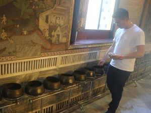 Berwisata Sambil Membantu Sesama di Kuil Wat Pho