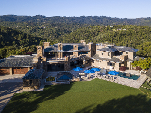 Foto: Rumah Mewah Rp 865 M, Dilengkapi Arena Ice Skating Pribadi