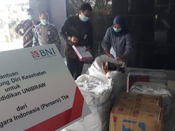 BNI Salurkan APD ke 7 RS Pendidikan & Lab Rujukan di Perguruan Tinggi