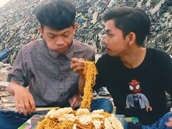 Kocak! Ini Review Makanan Pengajian hingga Mukbang Bareng Sampah