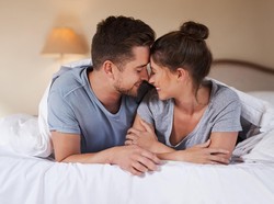 Sstt...4 Hal Ini Ternyata Bikin Pria Khawatir Saat Bercinta