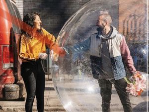 Viral Pria Dapat Pacar Saat Social Distancing, Kirim Nomer HP Pakai Drone