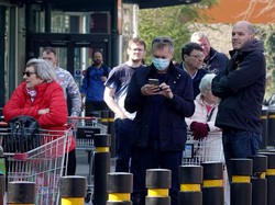 Efek Panic Buying, Banyak Makanan yang Dibuang ke Tempat Sampah
