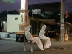 Beda Negara Beda Cara Tangkal Corona: Lockdown, Pisahkan Gender, Juga Pocong