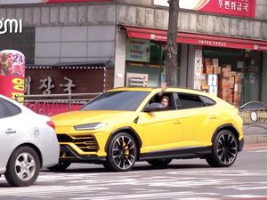 Jeon Somi Pamer Mobil Lamborghini Mewah di Reality Show Terbaru Jeon Somi Pamer Mobil Lamborghini Mewah di Reality Show Terbaru