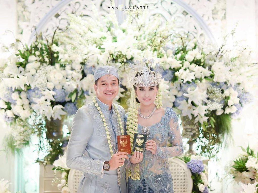 Jasa Rina Gunawan Untuk Pernikahan Angbeen Rishi dan Adly Fairuz Jasa Rina Gunawan Untuk Pernikahan Angbeen Rishi dan Adly Fairuz