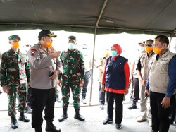 Kendaraan Keluar Masuk Madura Kini Wajib Disemprot Desinfektan