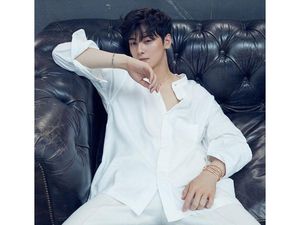 10 Bukti Cha Eun Woo Ganteng dengan Baju Apapun, Jaket Rombeng Hingga Handuk