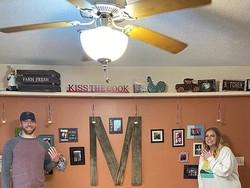 Pandemi Virus Corona, Pasangan Ini Rayakan Pernikahan di Dapur!