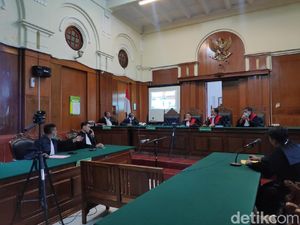 PN Surabaya Sebut Sidang Teleconference Langgar KUHAP, Tapi ..