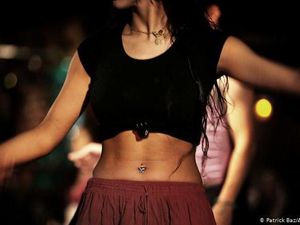 Tunisia Lockdown, Penari Perut Tawarkan Hiburan bagi Penghuni Rumah