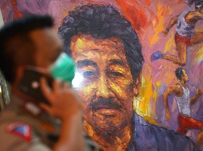 Potret Jenazah Bob Hasan Disemayamkan di Rumah Duka
