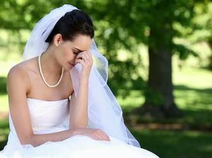 Gagal Nikah Karena Corona, Pasangan Ini Bertukar Cincin Bawang Bombai