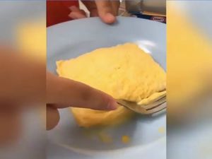 Daripada Gabut, Yuk, Bikin Roti Goreng Cokelat a la Netizen