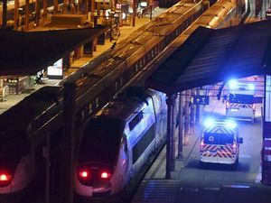 Prancis Laporkan Penurunan Angka Kematian Akibat Corona, Namun Tetap Waspada