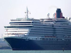 Kapal Pesiar Rebutan Tempat Bersandar Kapal Pesiar Rebutan Tempat Bersandar