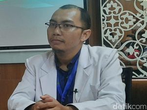 RS Unair Masih Teliti Plasma Darah untuk Sembuhkan Pasien Corona Gejala Berat RS Unair Masih Teliti Plasma Darah untuk Sembuhkan Pasien Corona Gejala Berat