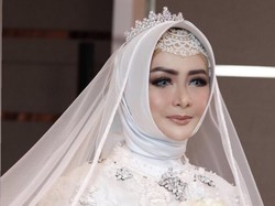 Momen Bahagia Eddies Adelia Rujuk dengan Mantan Suami