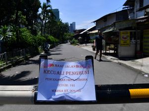 Lelah Menunggu Pemerintah, Jalan Kampung Ini di Lockdown Warga