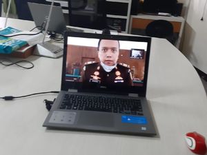 Physical Distancing, Pelaku Pembalakan Liar Disidang Secara Online Physical Distancing, Pelaku Pembalakan Liar Disidang Secara Online