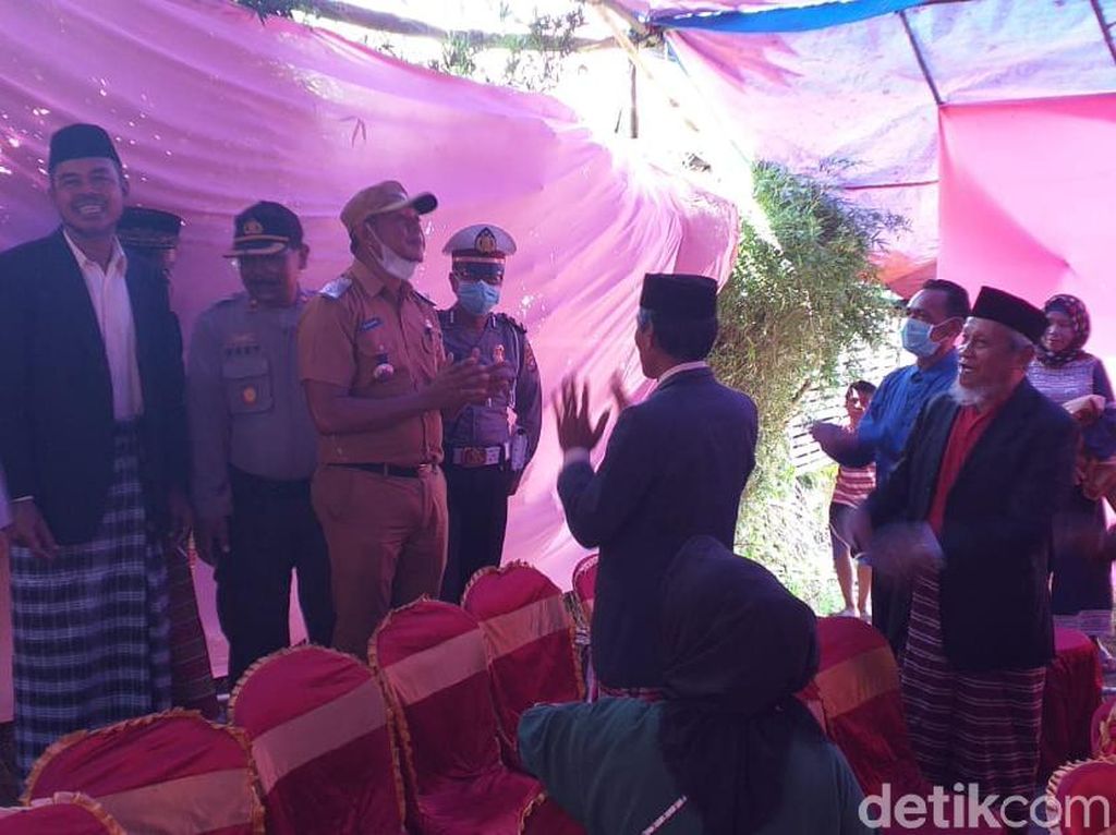 Cegah Penularan Corona, Polisi Hentikan Resepsi Pernikahan di Kendari Cegah Penularan Corona, Polisi Hentikan Resepsi Pernikahan di Kendari