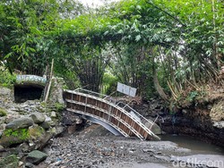 Jembatan Wisata Blue Lagoon Sleman Ambrol, Kerugian Sampai Rp 350 Juta