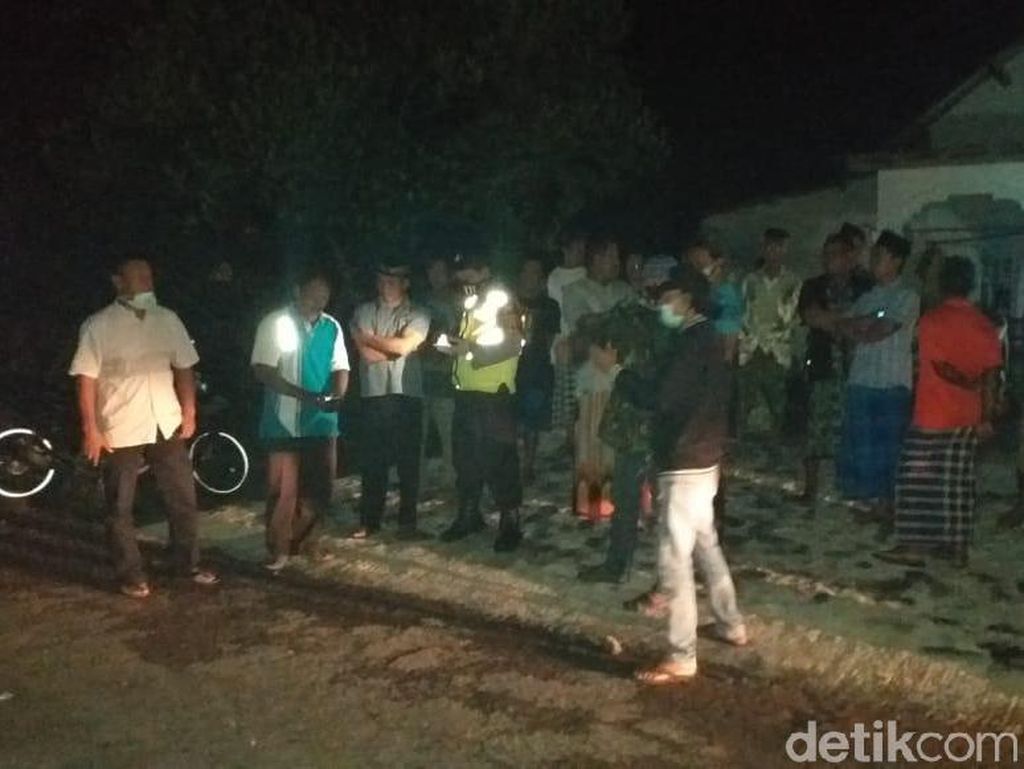 Gegara Tagihan Listrik, Tukang Las di Blitar Tusuk Perut Pemilik Kontrakan Gegara Tagihan Listrik, Tukang Las di Blitar Tusuk Perut Pemilik Kontrakan